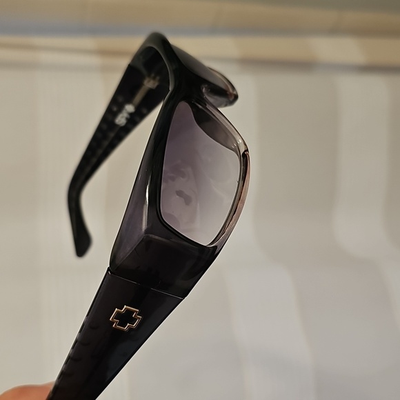 SPY MC - Picture 16 of 16